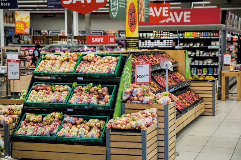 Árréscsökkentés: újabb termékek árait kell visszafognia a boltoknak