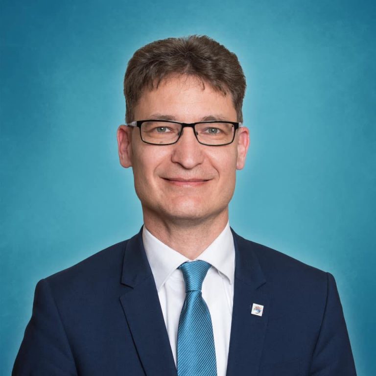 50 millió értékben maszk a székesfehérváriaknak