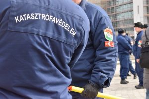 Két kocsi ütközött a kis Vasmű úton