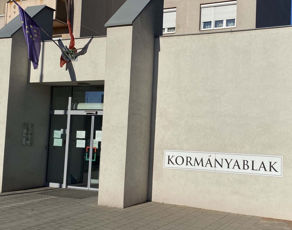 46 kormánytisztviselő tett sikeres vizsgát