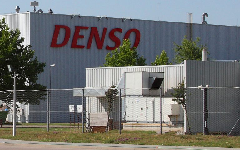 Hétfőtől újraindul a termelés a Denso Gyártó Magyarország Kft. fehérvári üzemében