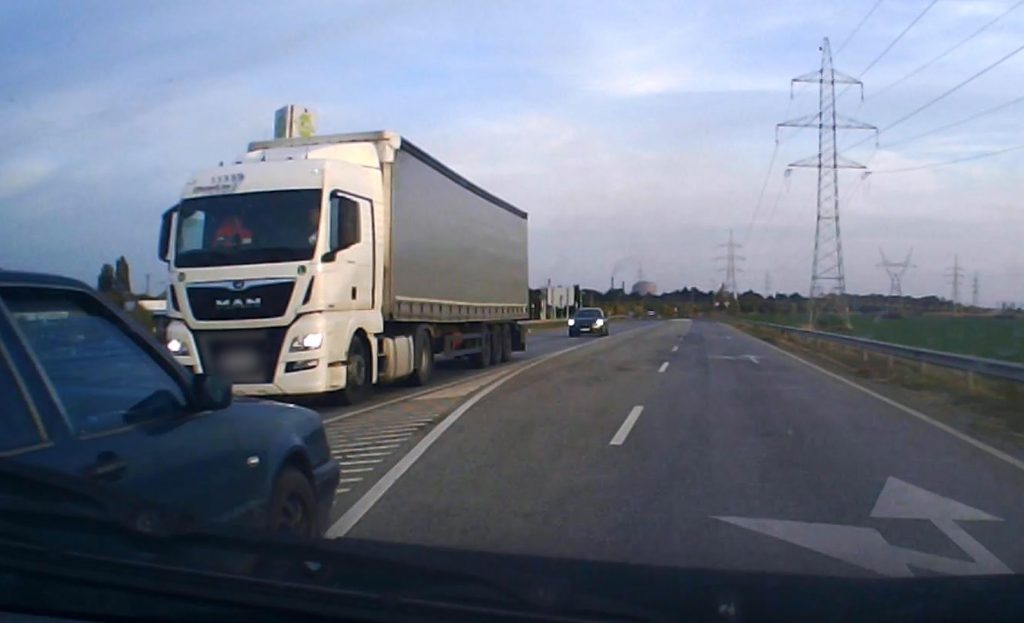 Közúti veszélyeztetés miatt felelhet