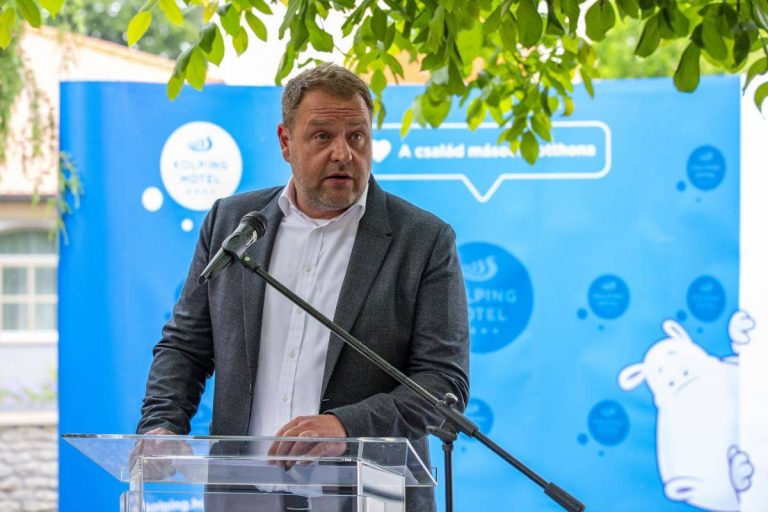 Újabb 150 milliárd forint jut turisztikai fejlesztésekre