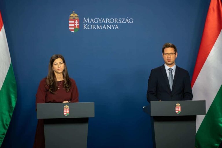 Itt a szigorú menetrend az ország újraindításához