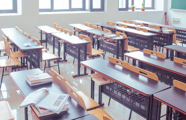 A ballagási ünnepségek után hétfőn kezdődik az érettségi vizsgák időszaka