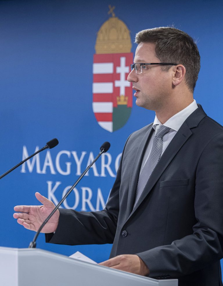 Szeptembertől lezárják a határokat