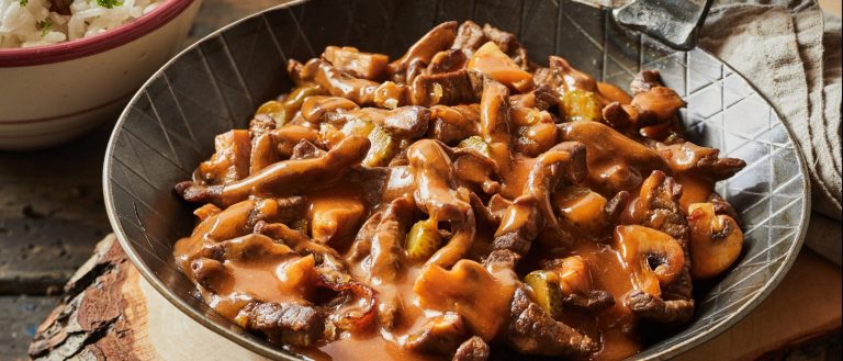 Marhahús Stroganoff módra – egy orosz nemesi étel 1871-ből