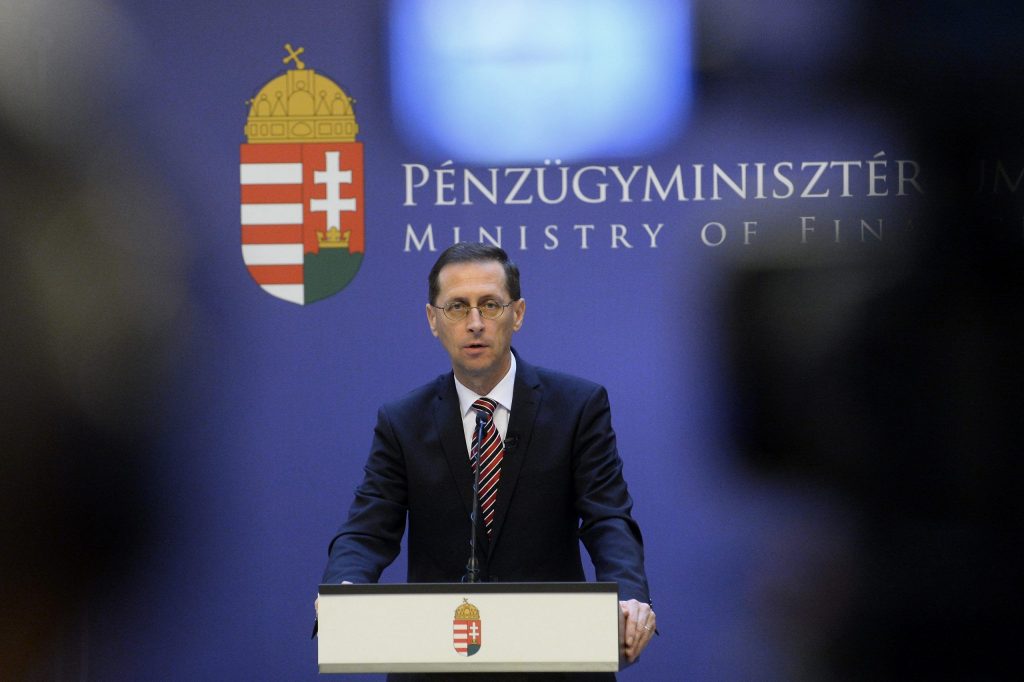 Varga Mihály: ötmilliárd forintos pályázat indul élelmiszeripari cégeknek