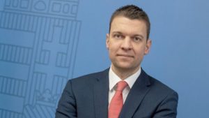 Menczer Tamás: a kormány célja továbbra is a munkahelyek, a családtámogatások és a rezsicsökkentés megvédése