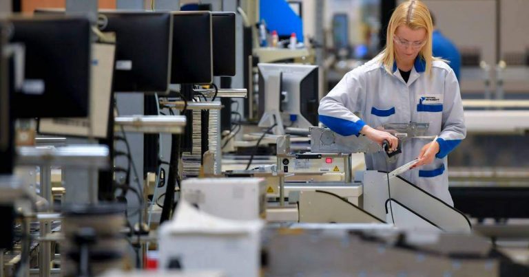 Folyamatosan csökken az álláskeresők száma