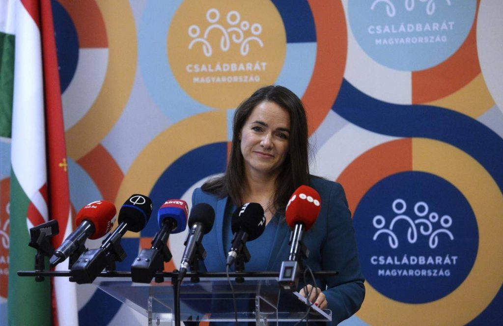Novák: otthonfelújítási támogatást indít a kormány