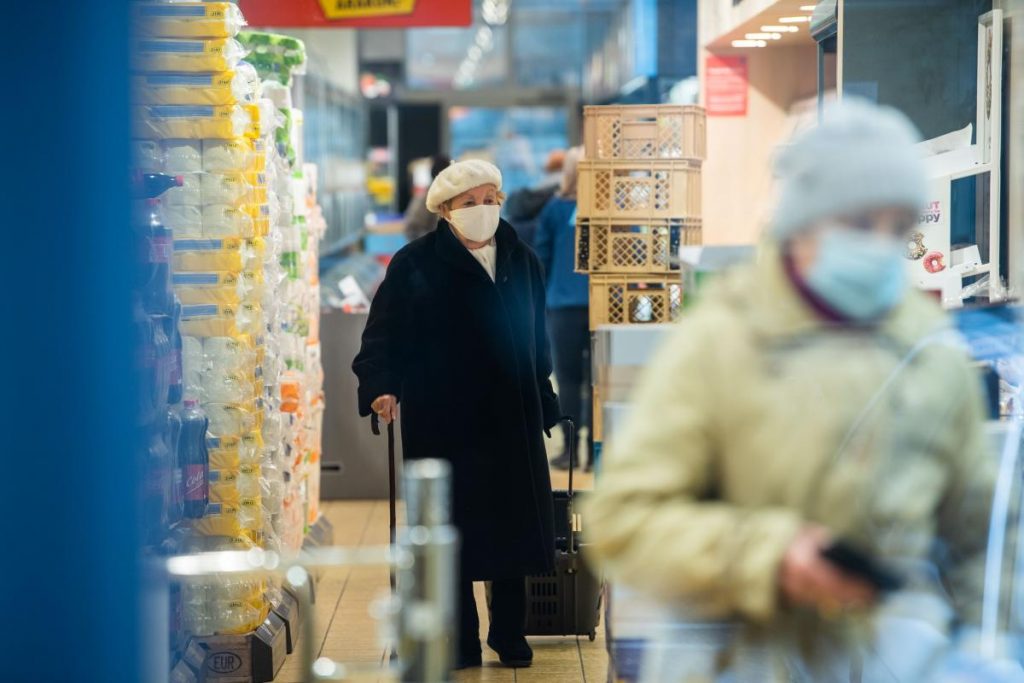ITM: az idősek vásárlási sávjának felfüggesztését kérik a kereskedelmi szervezetek