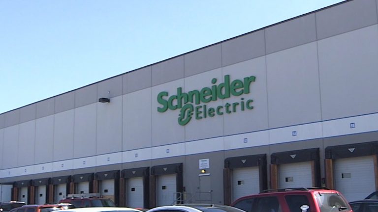 Bővíti Magyarországi gyárait a Schneider Electric