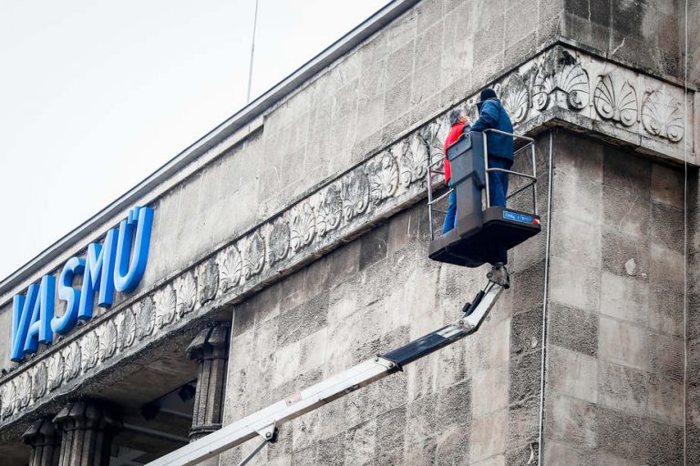 Miért húzza az időt a Dunaferr?