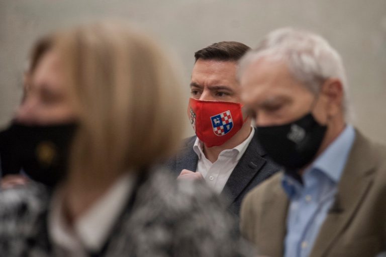 Több százezerért béreltet magának lakást Kálló Gergely, miközben egy hatalmas budai ingatlan tulajdonosa lett