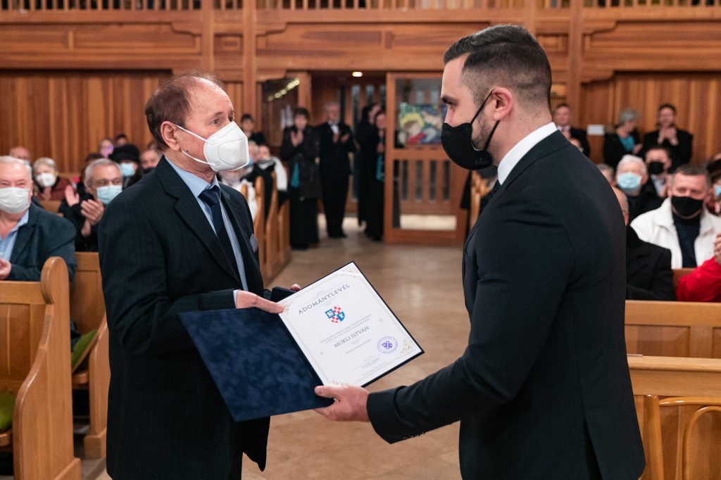 Mukli István kapta idén a Pro Cultura Intercisae Díjat