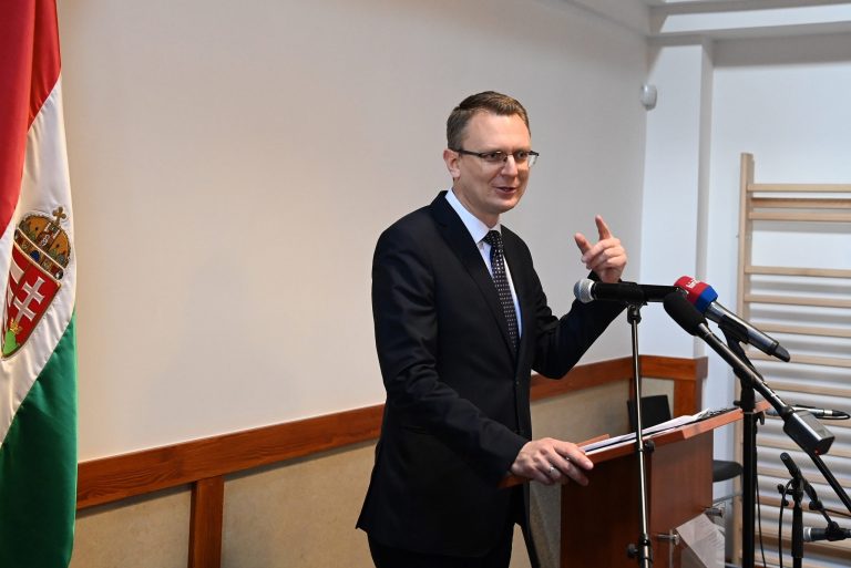 Rétvári: családbarát országot építünk