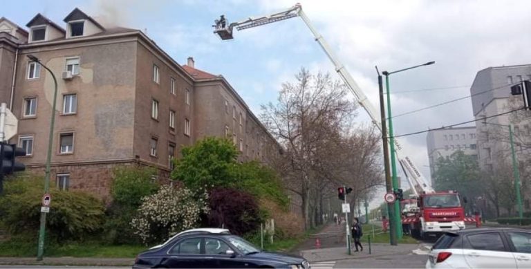 Tűz ütött ki egy dunaújvárosi társasházban