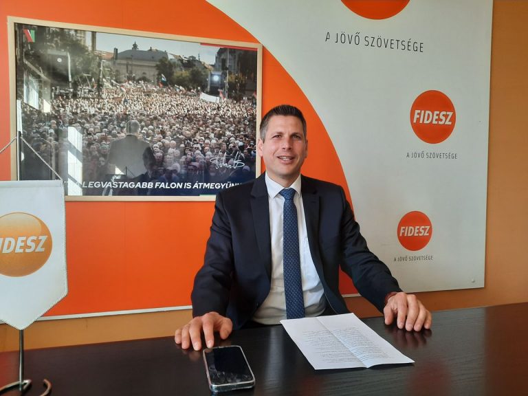 Egy csapat részeként irányítja a folyamatokat