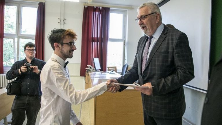 Felkészült előadók, aktuális és értékes témák a Dunaújvárosi Egyetem XII. Tehetségnapján