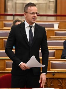 Szijjártó: Magyarország addig folytatja ukrajnai humanitárius akcióját, amíg szükséges