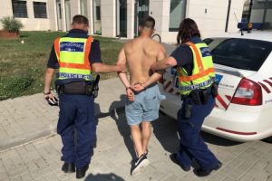 Telefonokat loptak a strandon – legyünk óvatosak, vigyázzunk értékeinkre!