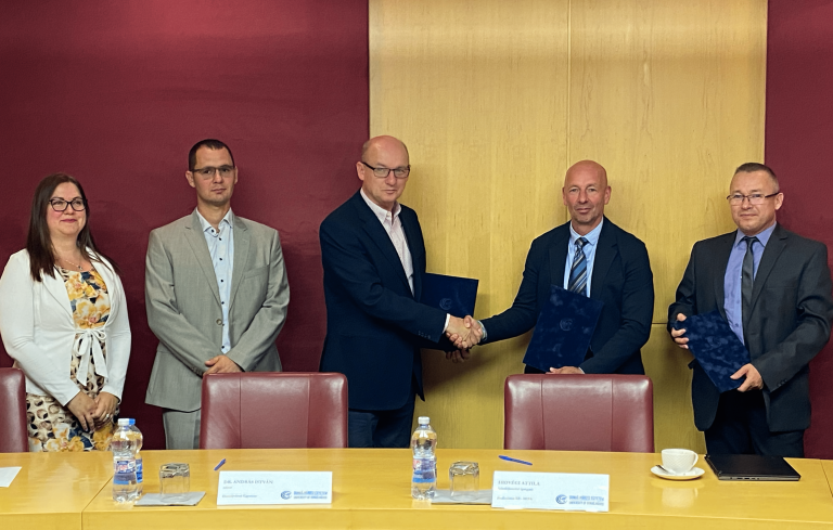 Újabb együttműködés a Dunaújvárosi Egyetemmel