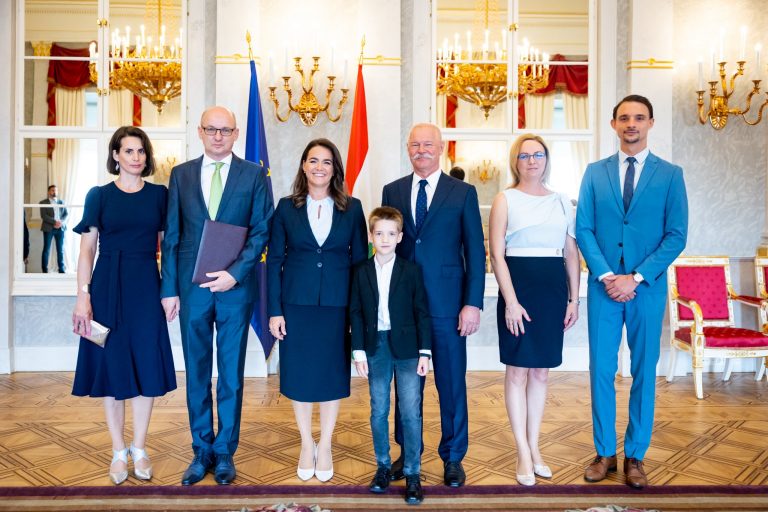 Harmadik ciklusát kezdheti a rektor