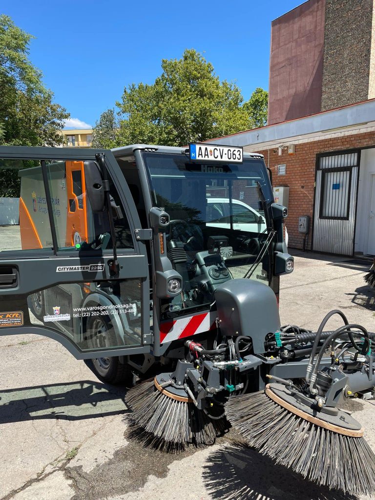 Megérkezett a takarítógép