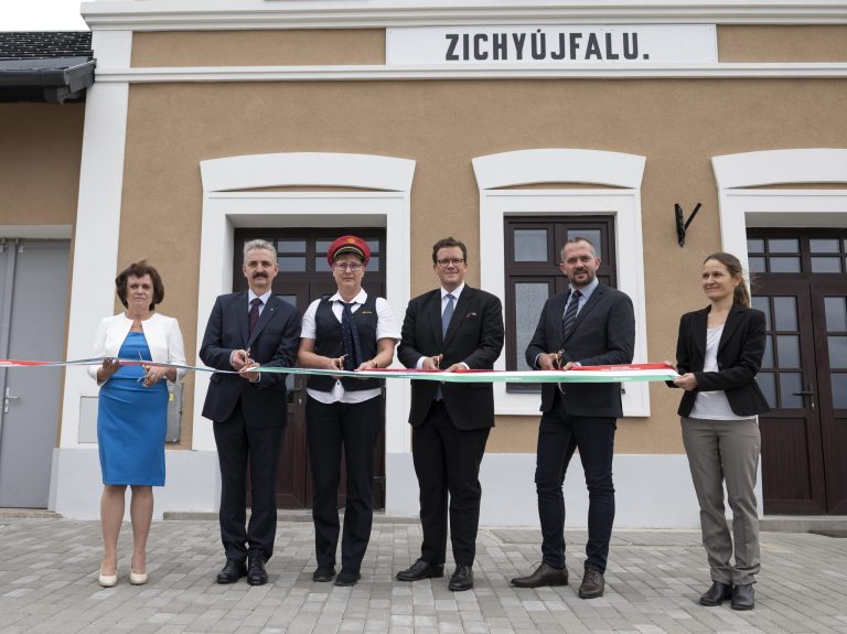 Gyopáros: a kistelepüléseken az életminőség javítását célozzák a vasútállomás fejlesztések is