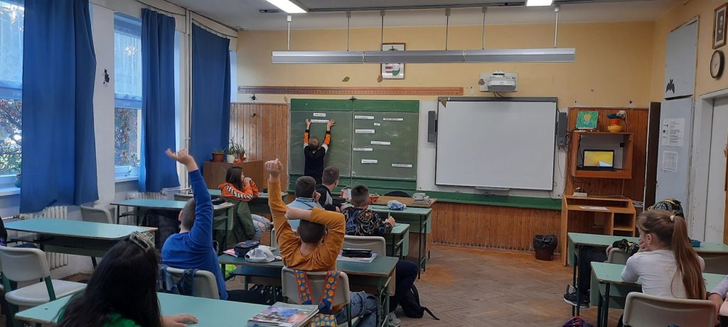 A Világ Legnagyobb Tanórája eseménysorozathoz kapcsolódott a Petőfi iskola