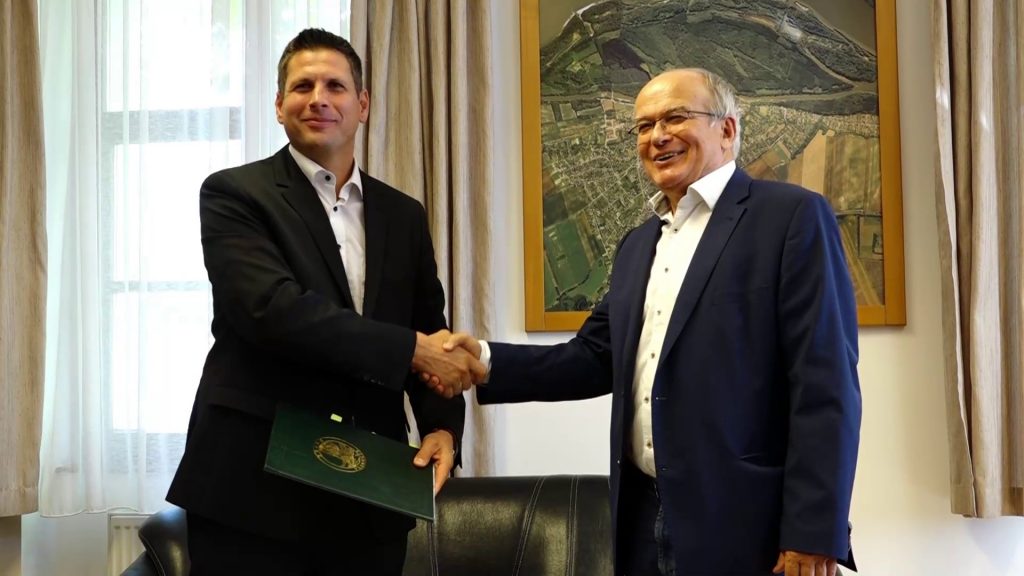 Egymilliárd forint Rácalmásnak