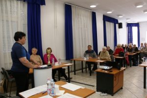 Tanácsokkal szolgál a rendőrség az időseknek