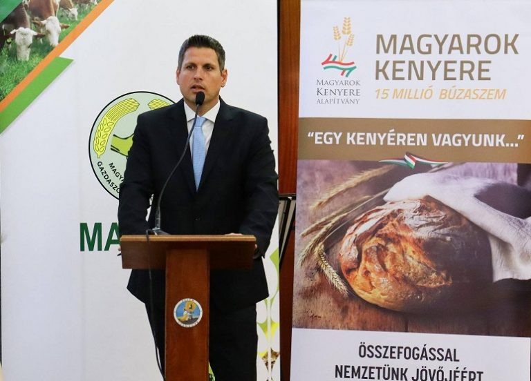 A megyei gazdáktól 23 ezer kilogramm búzaadomány érkezett