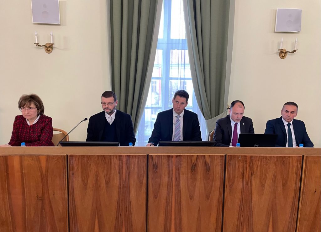Ülést tartott a megyei önkormányzat