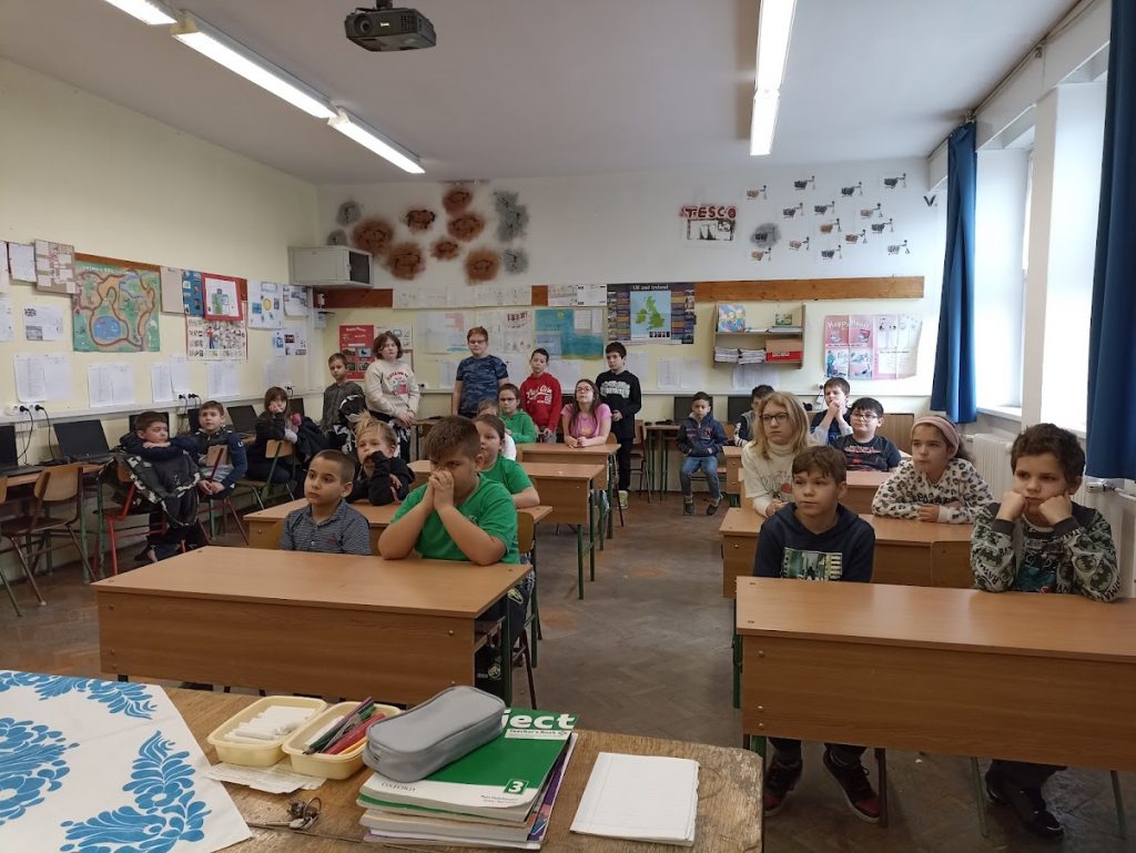 Tankerületi angol versenyt szervezett a Petőfi