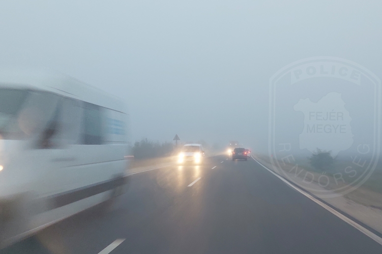 Az időjárási körülményeknek megfelelően vezessünk!