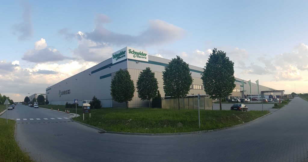 A Schneider Electric Dunavecsén épülő okosgyárában várhatóan 2024-ben indul a termelés