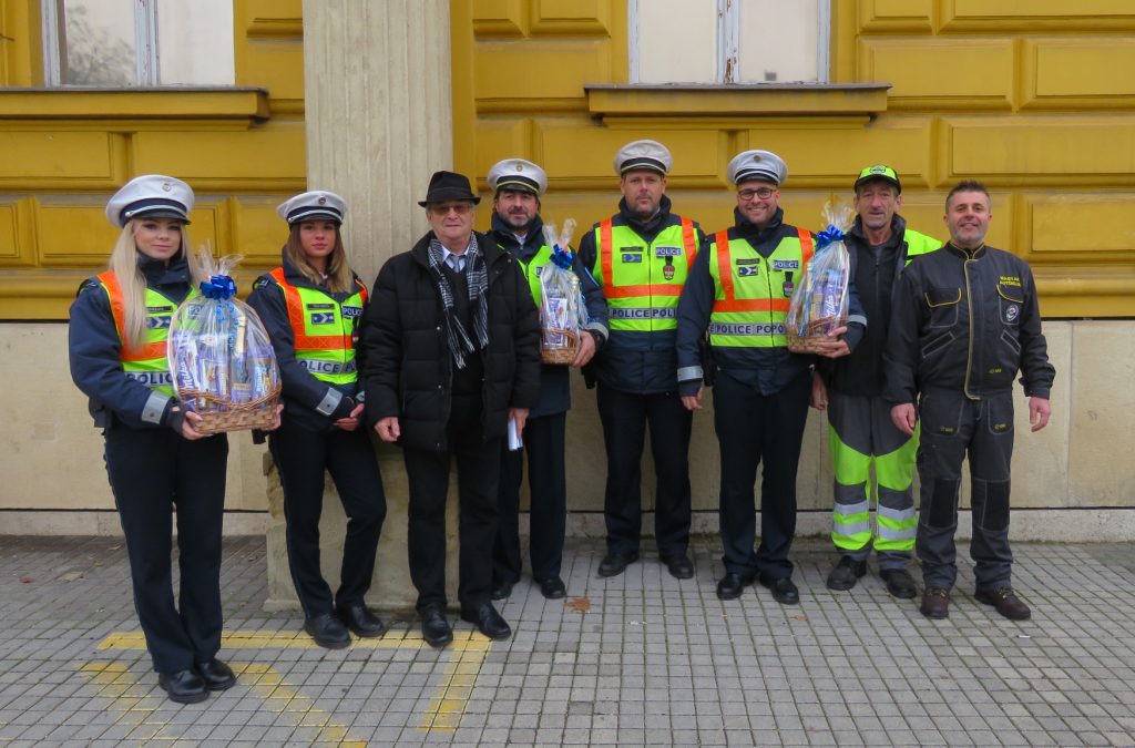 Fejér vármegyei rendőröket díjazott a Magyar Autóklub