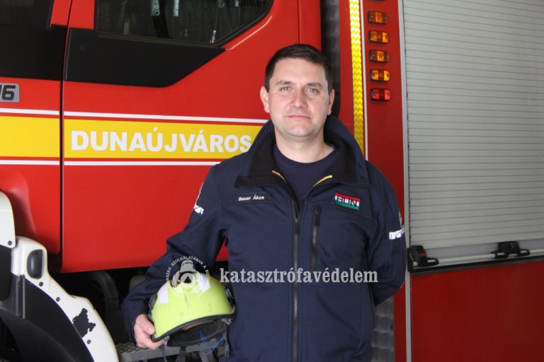 A Belügyminisztériumban köszöntötték a kutató-mentőket