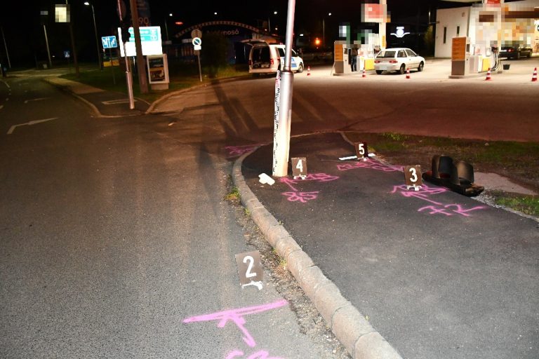 Oszlopnak ütközött a lopott autóval az ittas férfi