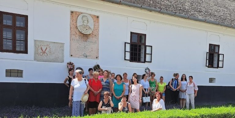 Petőfi nyomába szegődtek a református iskola munkatársai