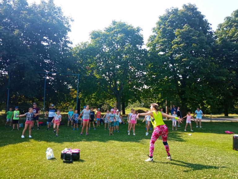 A bv-s kollégák gyermekeinek szerveztek tábort Pálhalmán