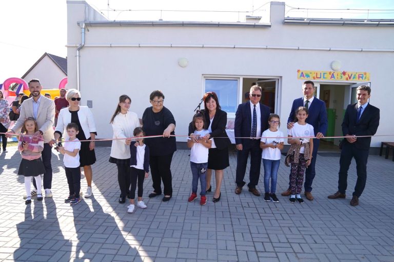 A tankerület két iskoláján is nagy felújításokat végeztek