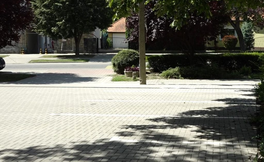 Megújultak a járdák Adonyban