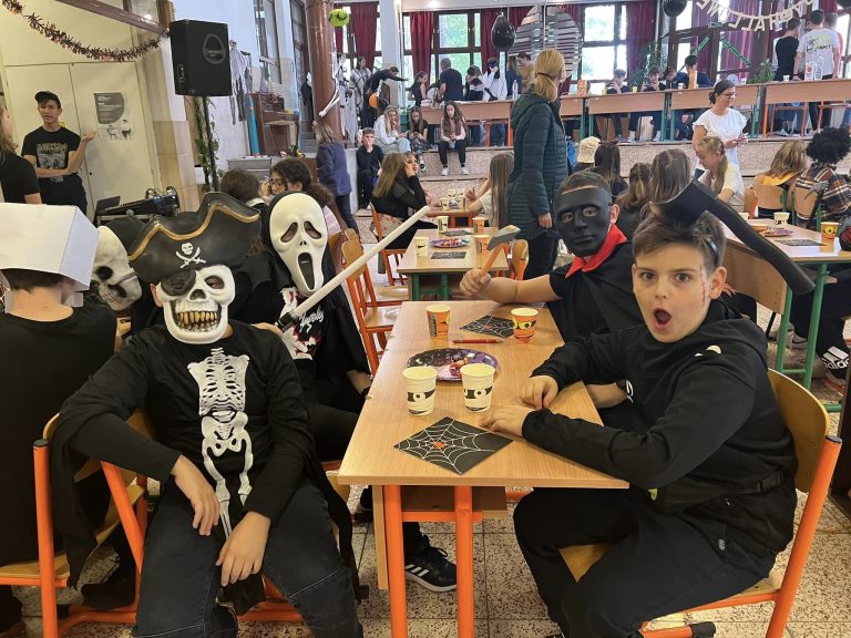 Halloween-i hangulatot teremtettek a gimisek