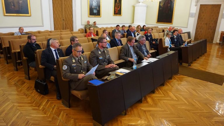 Ülésezett a védelmi bizottság