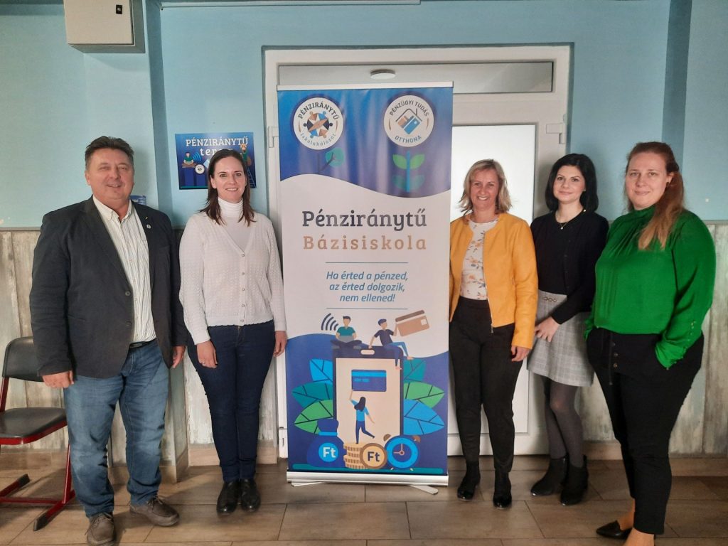 A Pénziránytű Alapítvány oktatási igazgatóhelyettesei látogattak a Rudasba