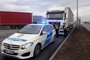 Közel száz jogsértéssel találkoztak a rendőrségi akció során