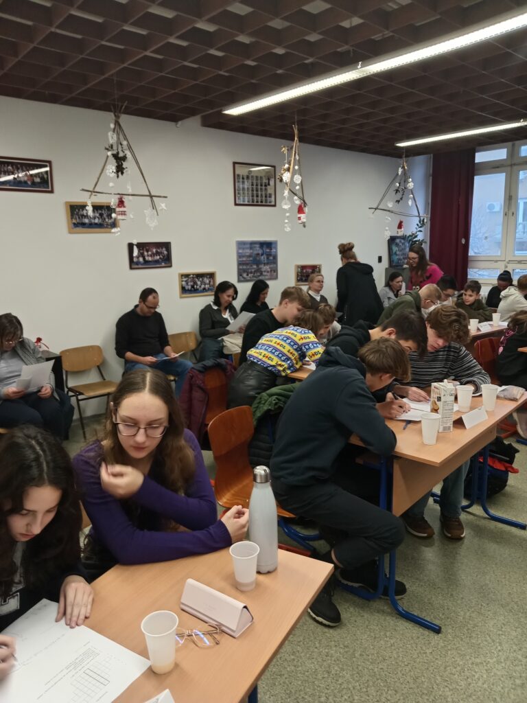 Negyvenhárom csapat nevezett a gimi matekversenyére